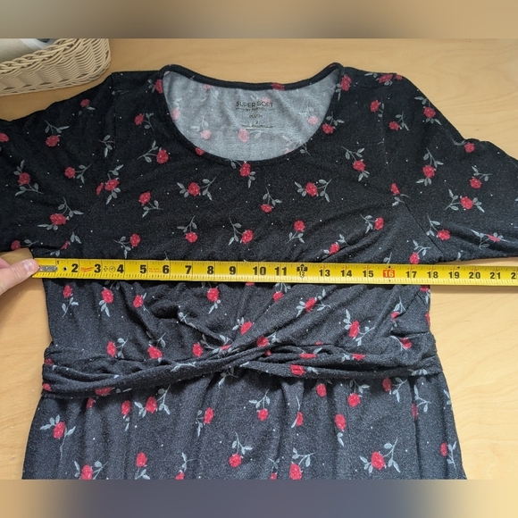 TORRID Roses Pattern Plus Size Dress Size 2x Super Soft Short Sleeve - Picture 9 of 10